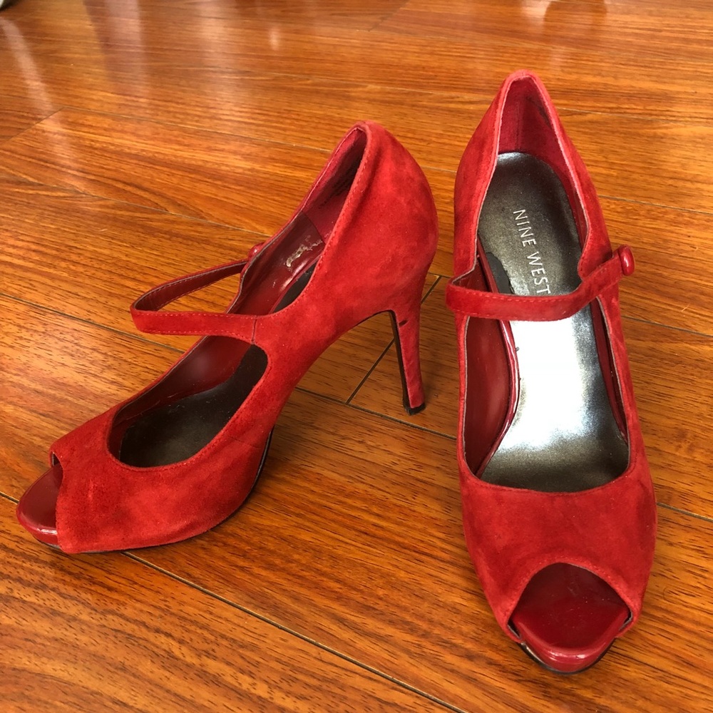 Nine West sz 6M sexy suede heels